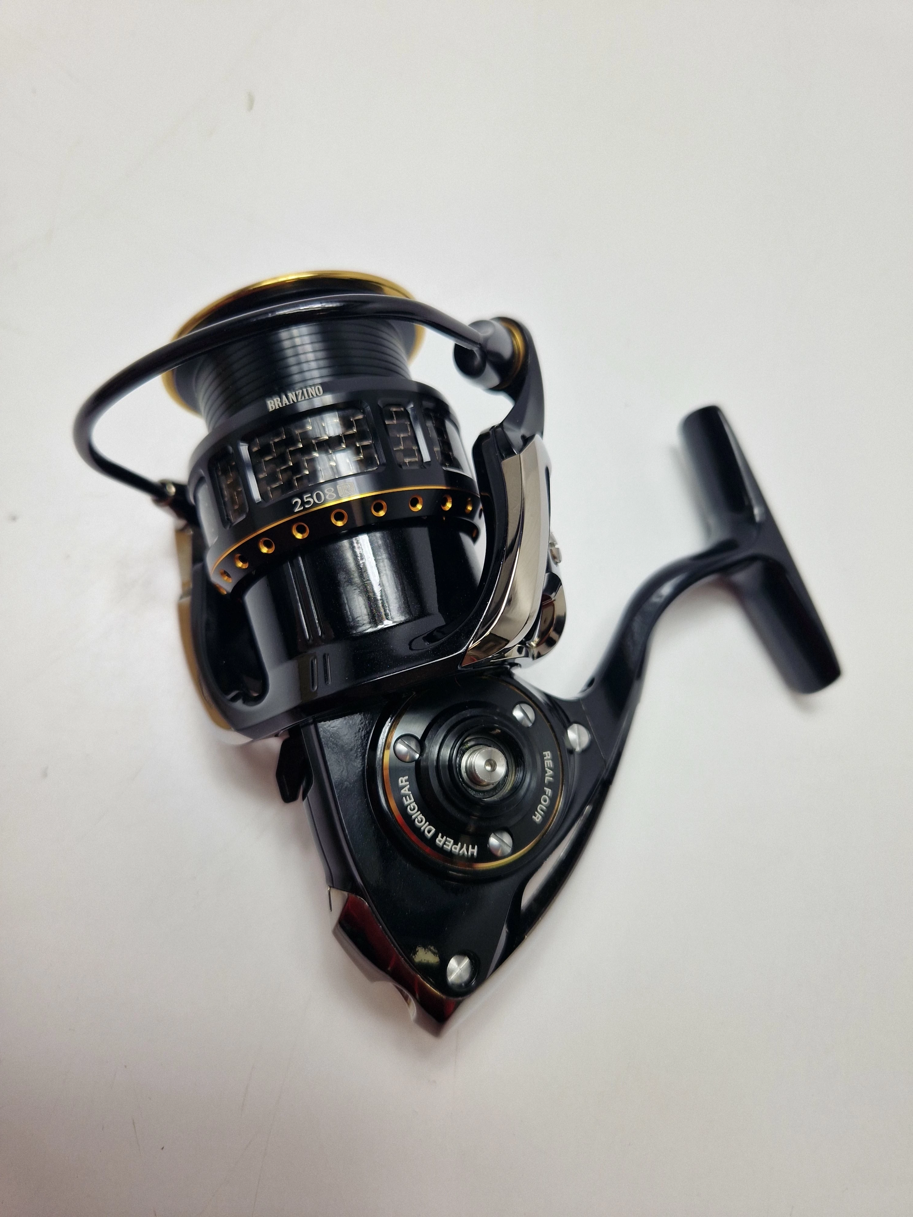 kolowrotek-daiwa-exist-hyper-branzino-custom-2508-r-przelozenie-230541-352669