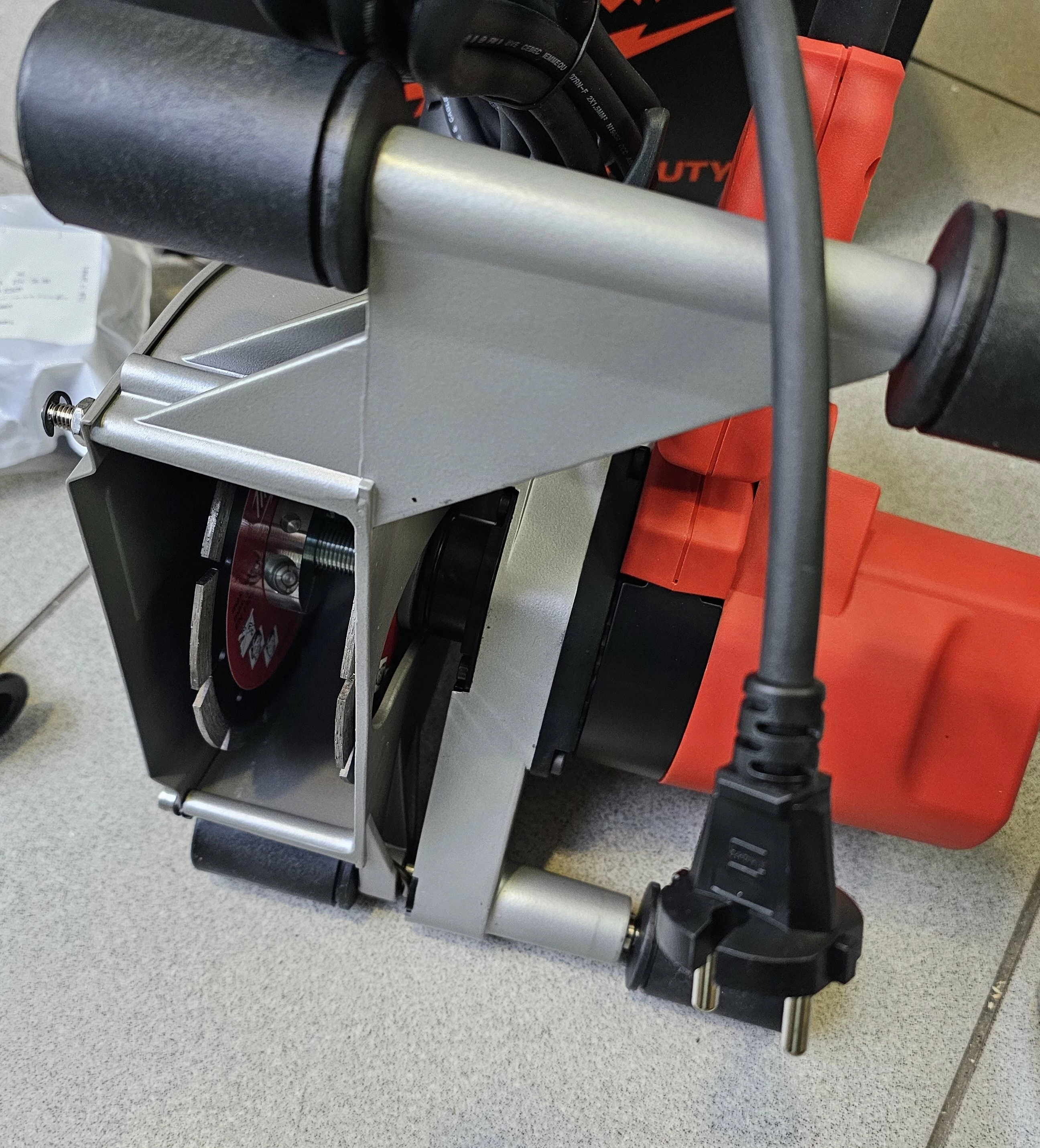 bruzdownica-milwaukee-wcs-45-walizka-maksymalna-glebokosc-ciecia-45