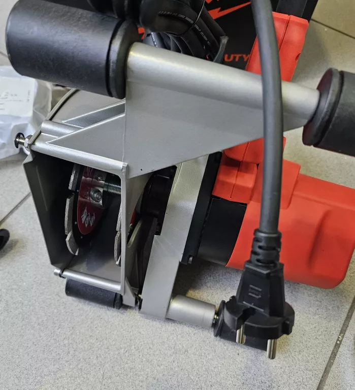 bruzdownica-milwaukee-wcs-45-walizka-maksymalna-glebokosc-ciecia-45