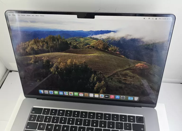 LAPTOP MACBOOK AIR 15" M3 2024 8/256GB A3114 + PUDEŁKO, KABEL