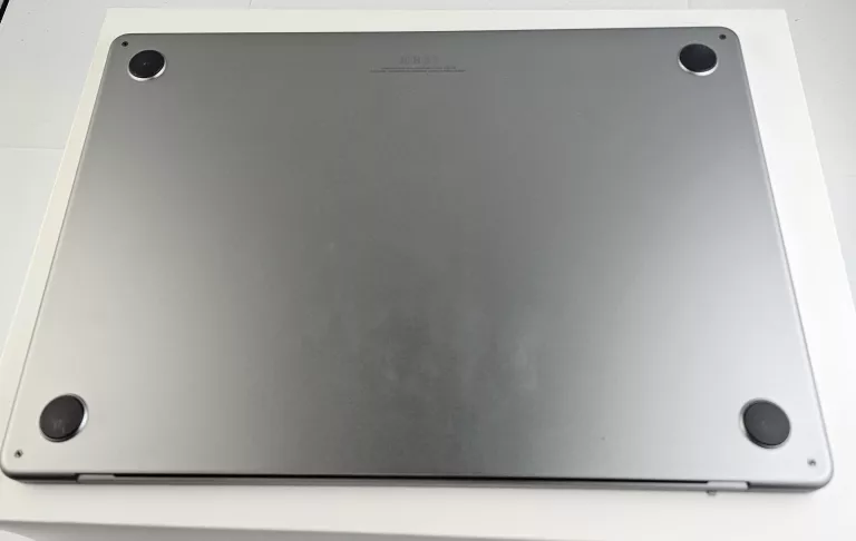 LAPTOP MACBOOK AIR 15" M3 2024 8/256GB A3114 + PUDEŁKO, KABEL