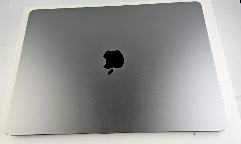 LAPTOP MACBOOK AIR 15" M3 2024 8/256GB A3114 + PUDEŁKO, KABEL