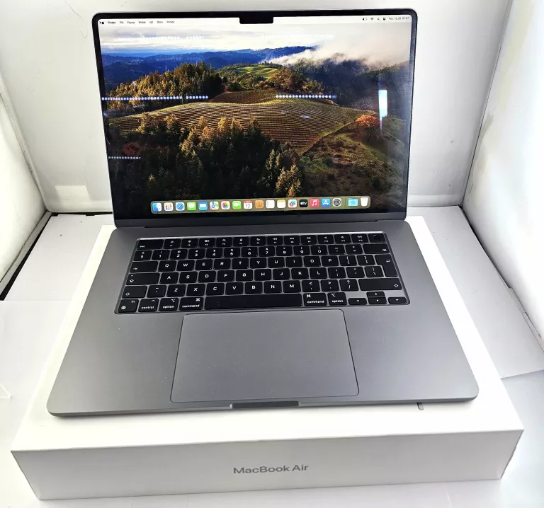 LAPTOP MACBOOK AIR 15" M3 2024 8/256GB A3114 + PUDEŁKO, KABEL