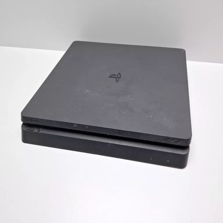 KONSOLA PLAY STATION 4 500 GB