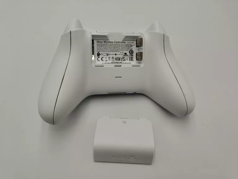KONSOLA XBOX SERIES S 512GB PAD