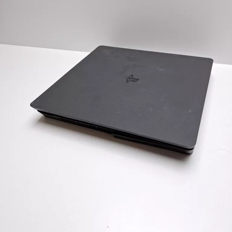 KONSOLA PLAY STATION 4 500 GB