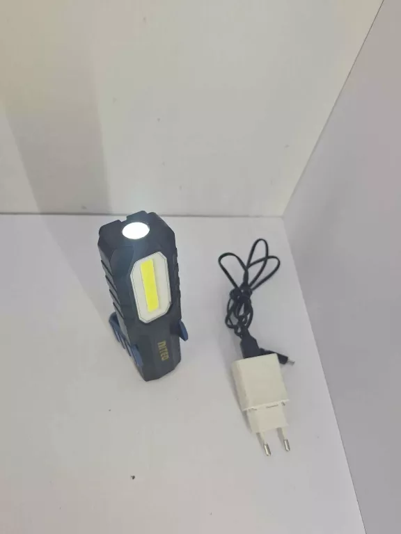 LAMPKA AKUMULATOROWA Z MAGNESEM NITEO