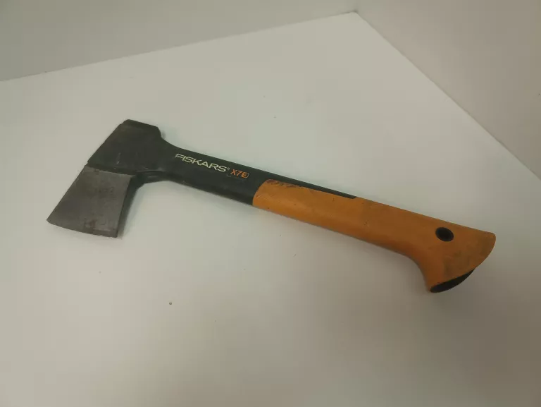 SIEKIERA FISKARS X7