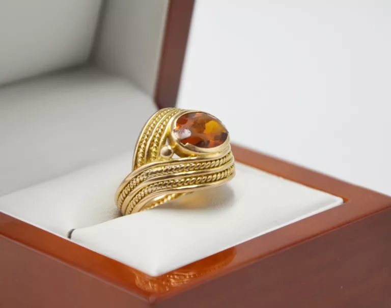 NIEPOWTARZALNY ZŁOTY SYGNET DAMSKI(585) 14K R:16 W:7,67G