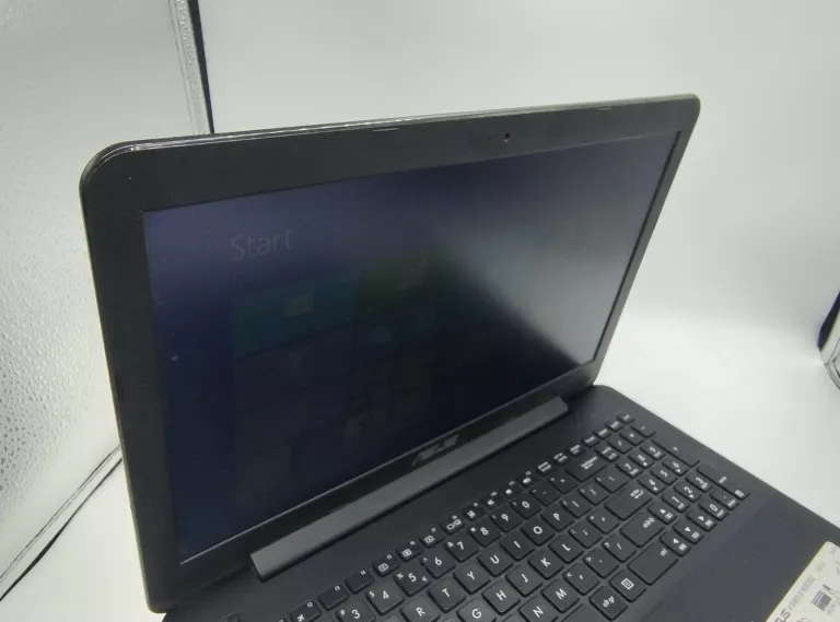 LAPTOP ASUS A555L