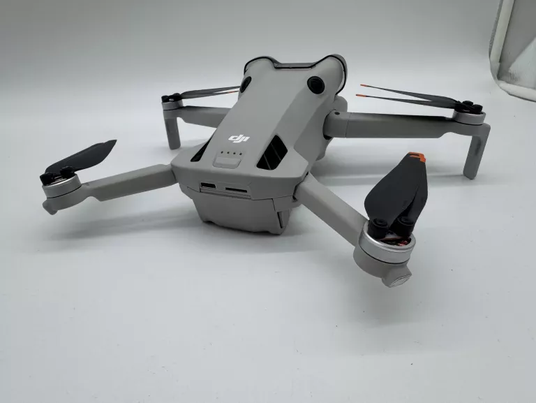 DRON DJI MINI 4 PRO FLY MORE COMBO 249G + KONTROLER RC 2 JAK NOWY!