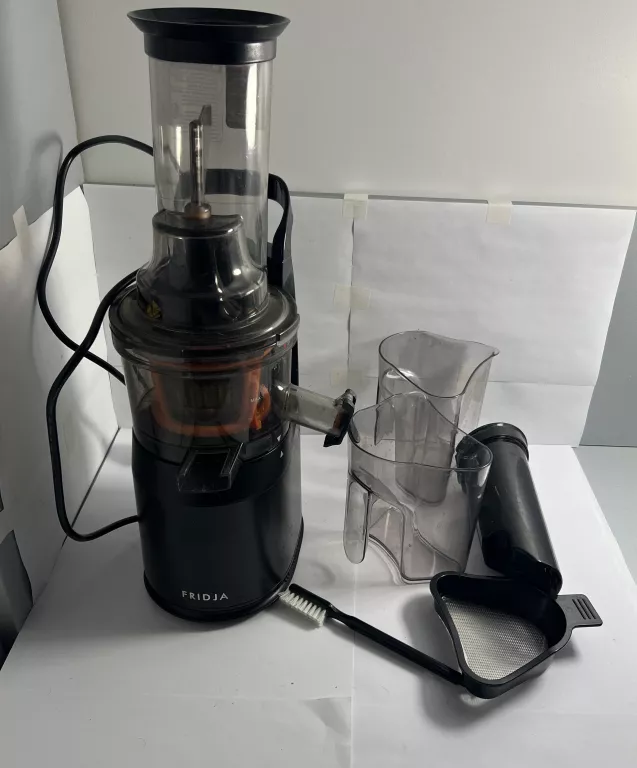 WYCISKARKA WOLNOOBROTOWA PIONOWA FRIDJA F1900 240 W