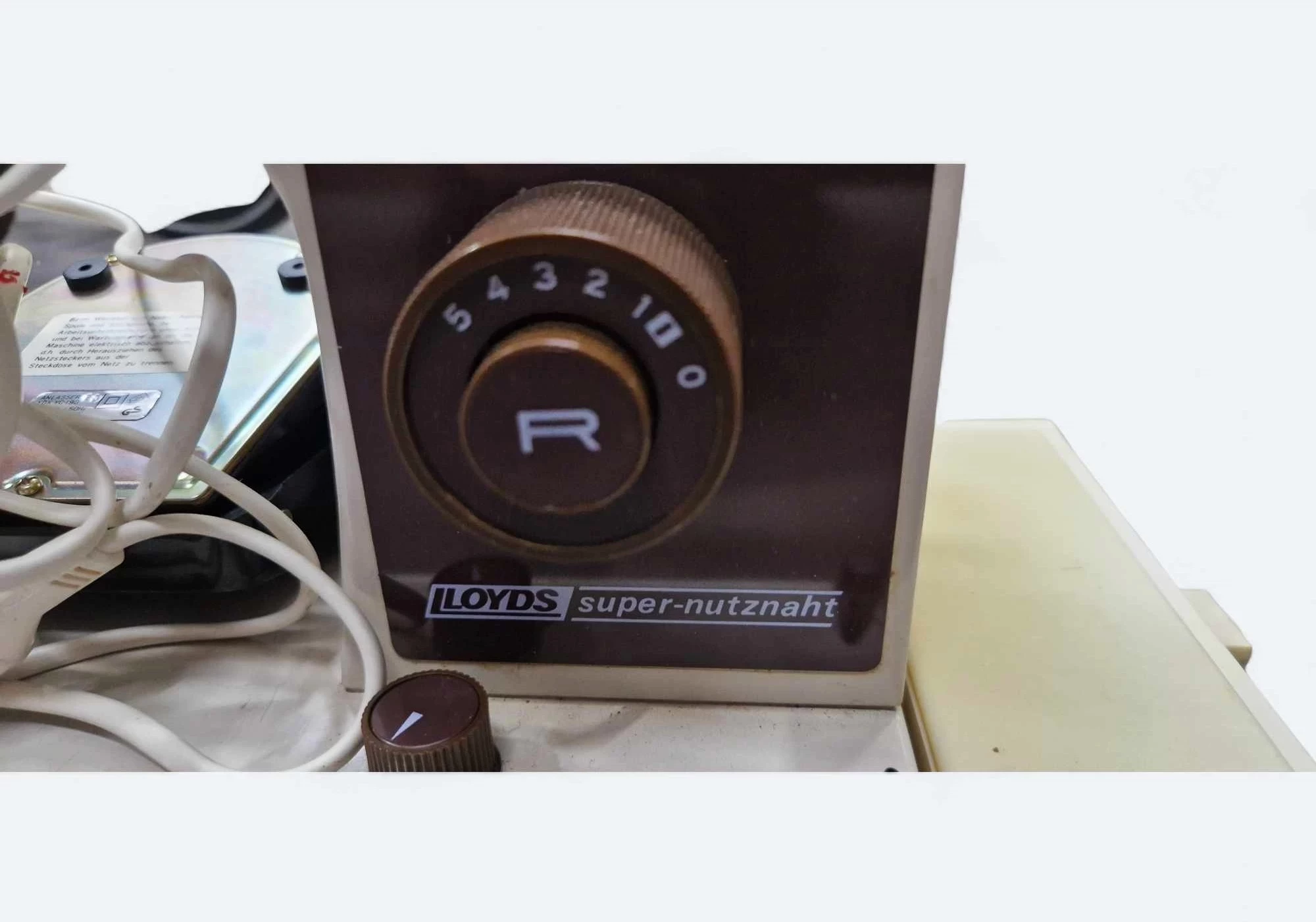 maszyna-do-szycia-lloyds-czytaj-opis-kod-producenta-lloyds-tur-2