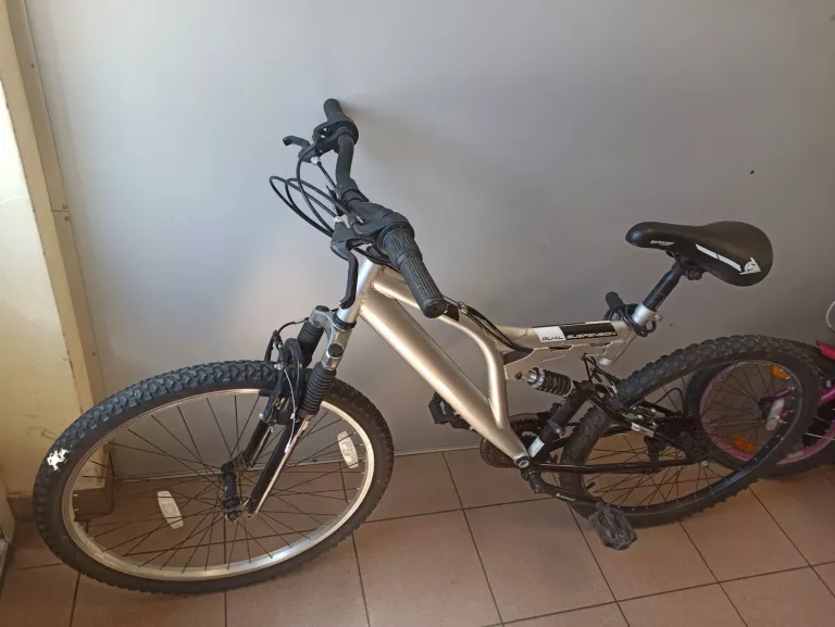 rower-dunlop-srebrny-pilsudskiego-13a-sj-ostroleka