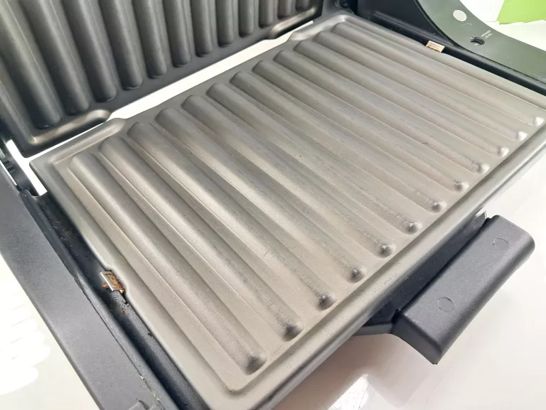 GRILL ELEKTRYCZNY DELONGHI GRILIATUTTO CG4001.BK