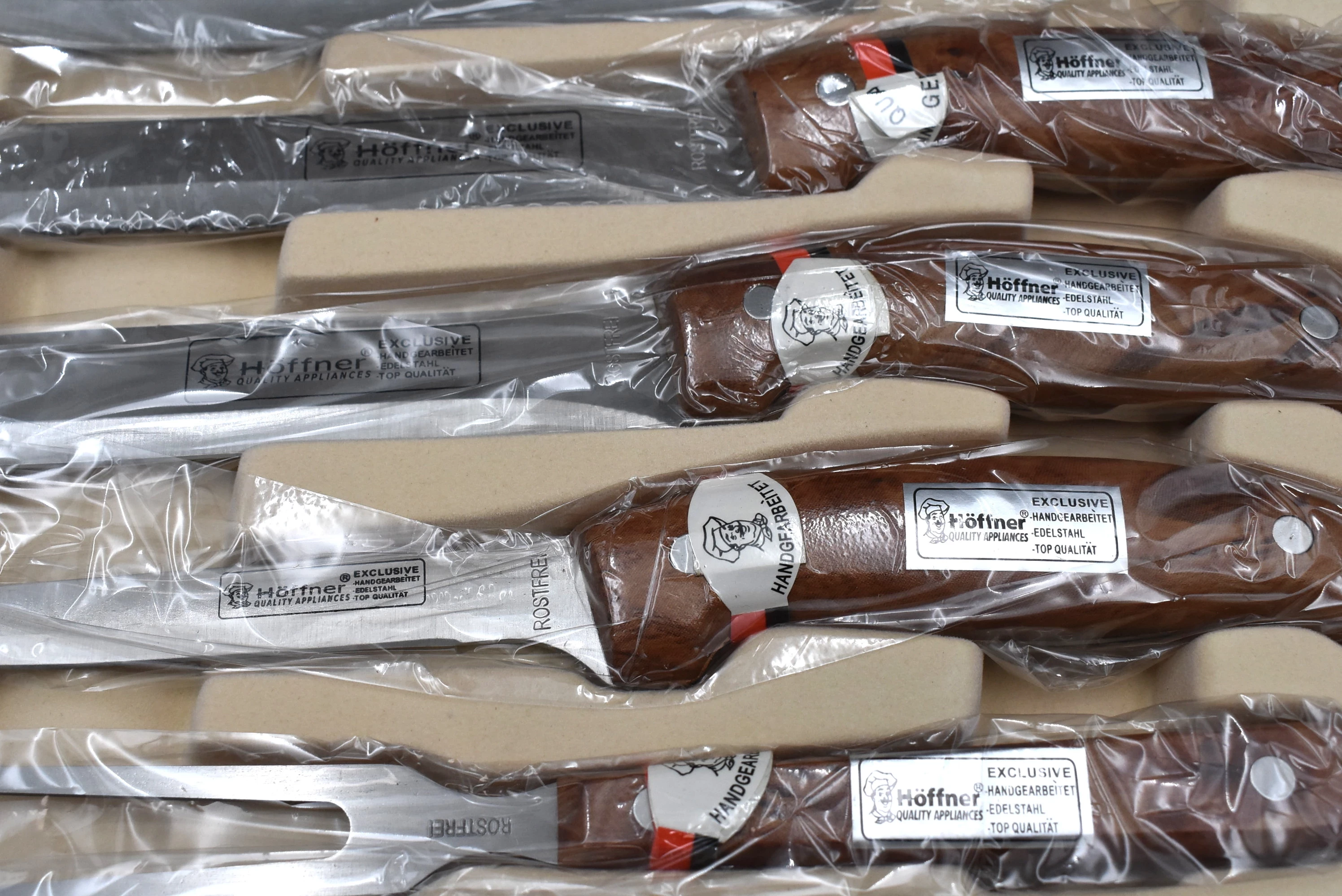 komplet-nozy-hoffner-w-walizce-8-nozy-ostrzalka-i-dwie-pary-nozyc-marka-248811-1018020