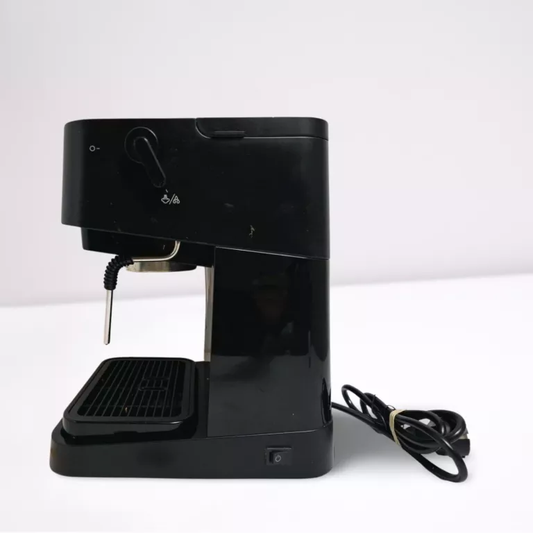 EKSPRES DO KAWY CIŚNIENIOWY KOLBOWY DE'LONGHI STILOSA 1100W CZARNY EC230