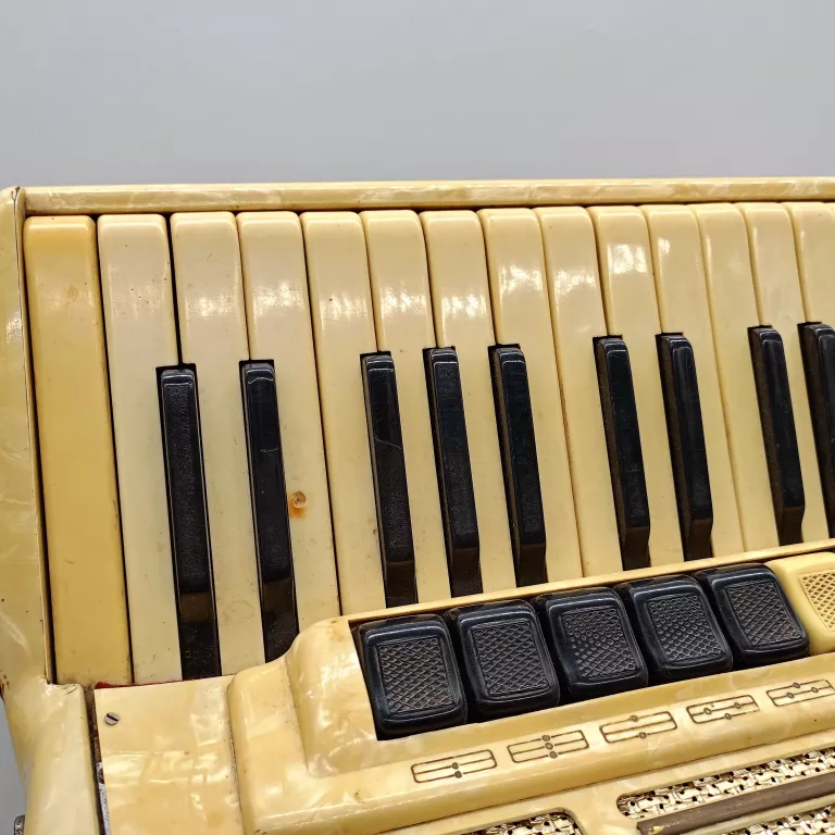 akordeon-stradella-wloski-marka-248811-950468