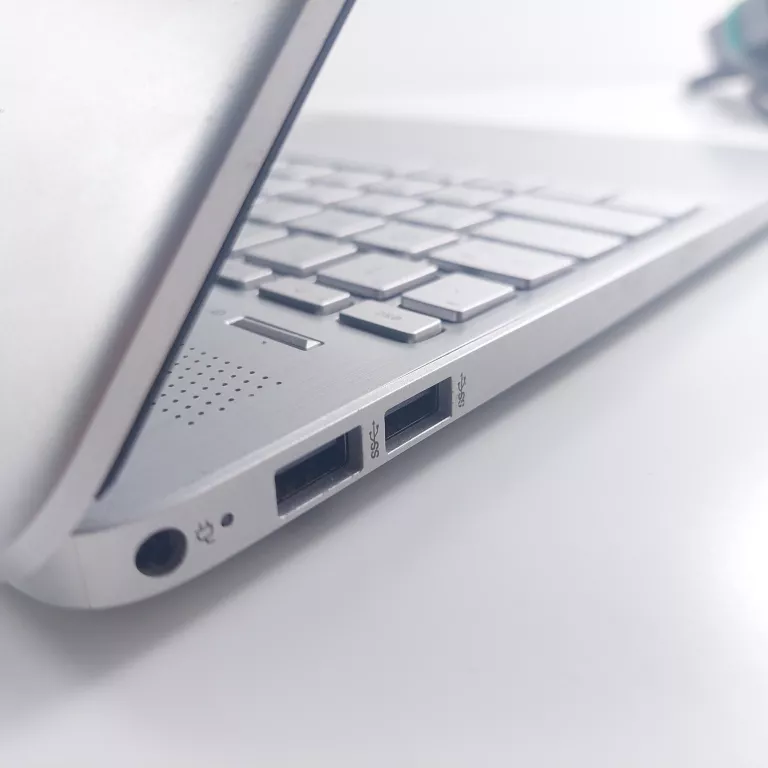 LAPTOP HP 15S-EQ3204NW RYZEN 5 16GB RAM