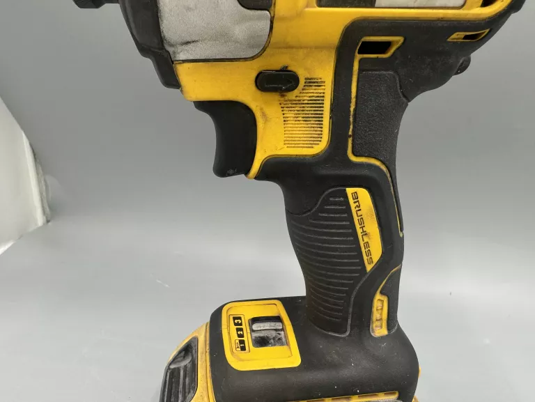 ZAKRĘTARKA DEWALT DCF887 ŁADOWARKA WALIZKA
