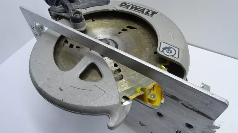 PIŁA TARCZOWA DEWALT DCS570 BRUSHLESS ZESTAW