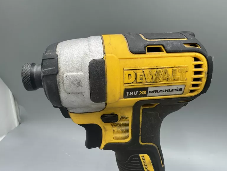ZAKRĘTARKA DEWALT DCF887 ŁADOWARKA WALIZKA