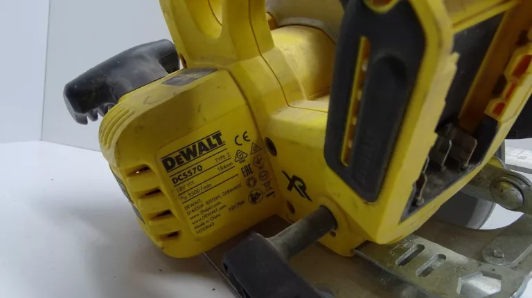 PIŁA TARCZOWA DEWALT DCS570 BRUSHLESS ZESTAW