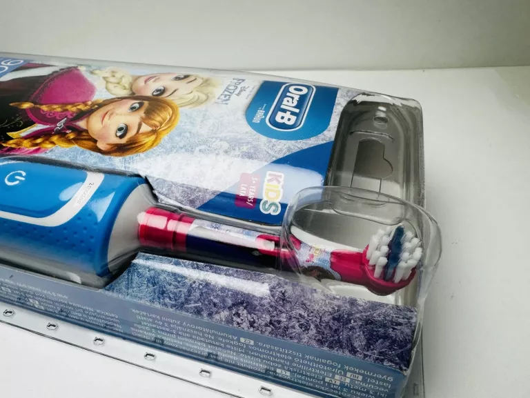 SZCZOTECZKA DO ZĘBÓW ORAL-B KRAINA LODU