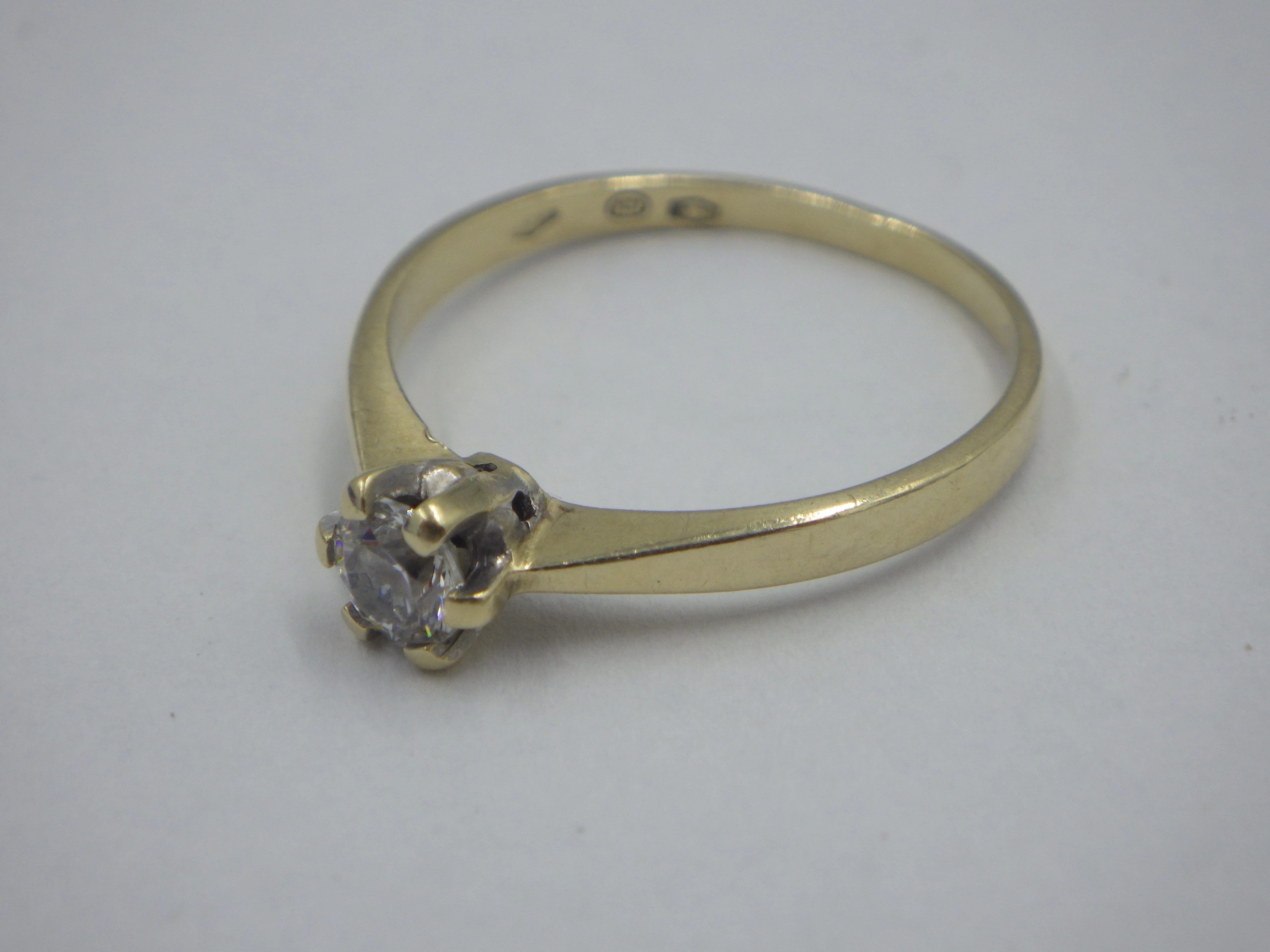 pierscionek-z-cyrkonia-zloto-333-181g-r17-kamien-17088-128