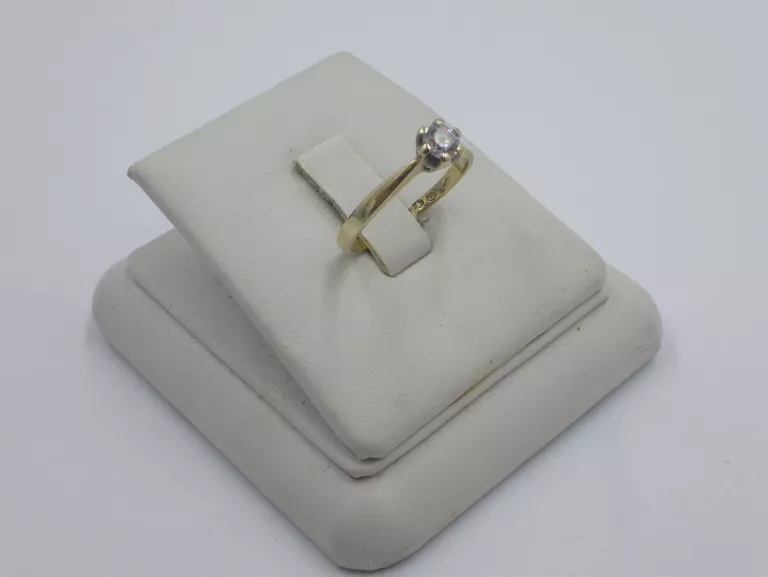 pierscionek-z-cyrkonia-zloto-333-181g-r17-stan-11323-2