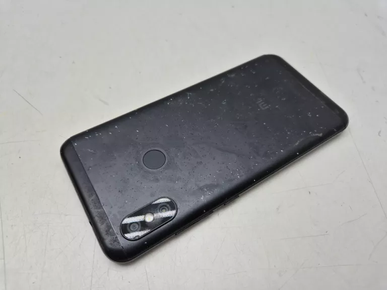 SMARTFON XIAOMI MI A2 LITE 4 GB / 64 GB CZARNY ZBITY
