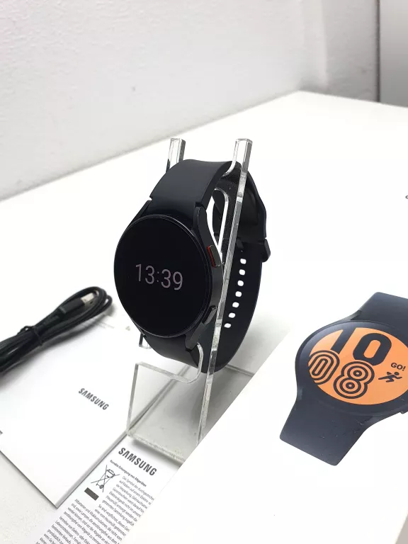 SAMSUNG GALAXY WATCH4 KOMPLET