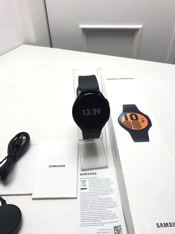 SAMSUNG GALAXY WATCH4 KOMPLET