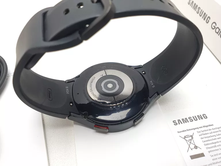 SAMSUNG GALAXY WATCH4 KOMPLET
