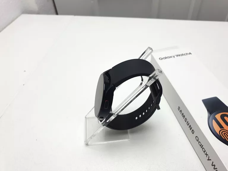 SAMSUNG GALAXY WATCH4 KOMPLET