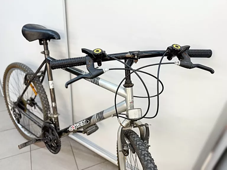 ROWER OXYGEN RACE CZARNO SREBRNY RAMA 21,5 '' KOŁA 26''