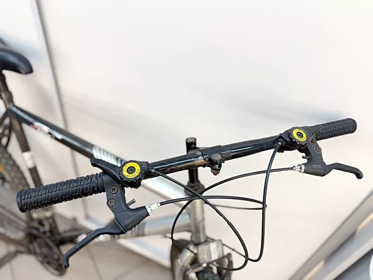 ROWER OXYGEN RACE CZARNO SREBRNY RAMA 21,5 '' KOŁA 26''