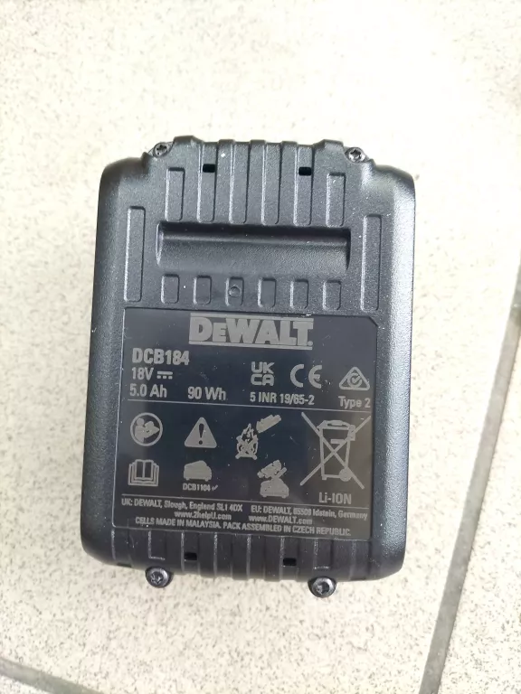 MŁOTOWIERTARKA DEWALT DCH133