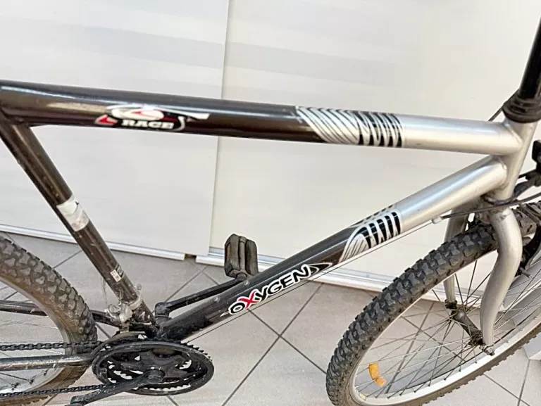 ROWER OXYGEN RACE CZARNO SREBRNY RAMA 21,5 '' KOŁA 26''