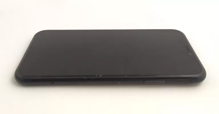 TELEFON IPHONE XR 3/64GB + ŁADOWARKA BAT, 89%