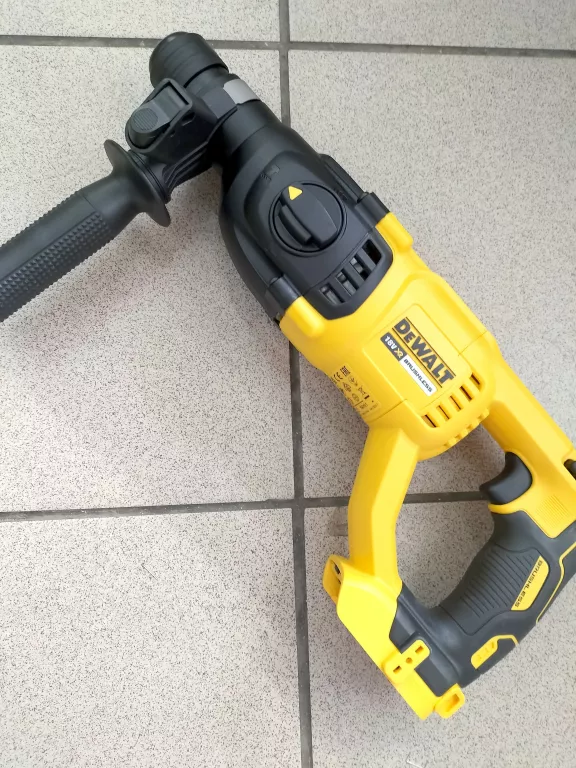 MŁOTOWIERTARKA DEWALT DCH133