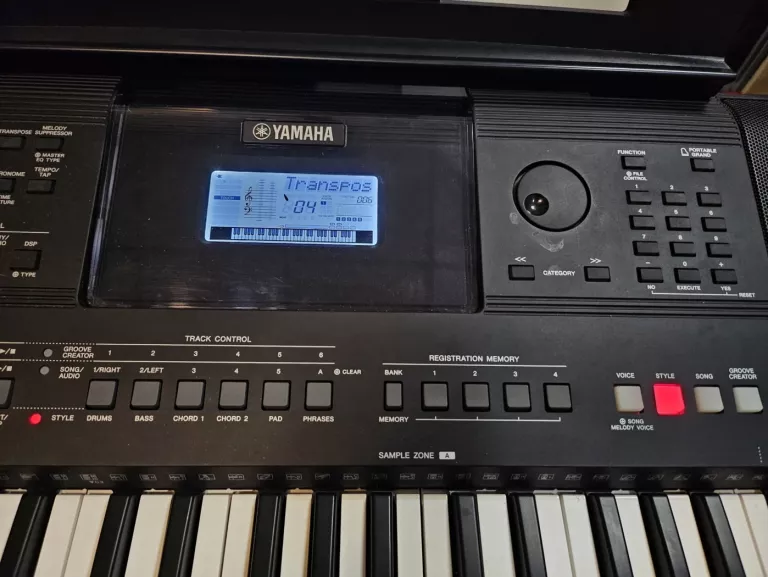KEYBOARD YAMAHA PSR-E463 + PUDEŁKO + STOJAK + KRZESEŁKO/SIEDZISKO