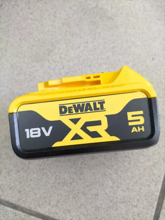 MŁOTOWIERTARKA DEWALT DCH133