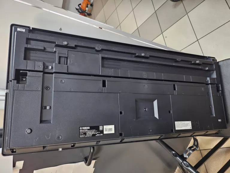 KEYBOARD YAMAHA PSR-E463 + PUDEŁKO + STOJAK + KRZESEŁKO/SIEDZISKO