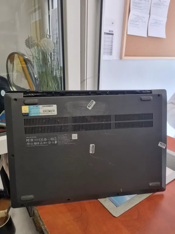 LAPTOP LENOVO V15-IIL I5 8 GB / 256 GB WIN 10 PRO