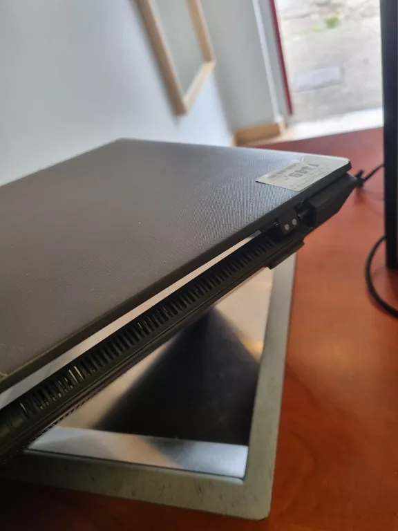 LAPTOP LENOVO V15-IIL I5 8 GB / 256 GB WIN 10 PRO