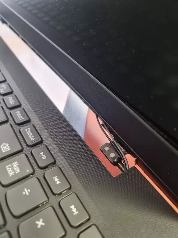 LAPTOP LENOVO V15-IIL I5 8 GB / 256 GB WIN 10 PRO