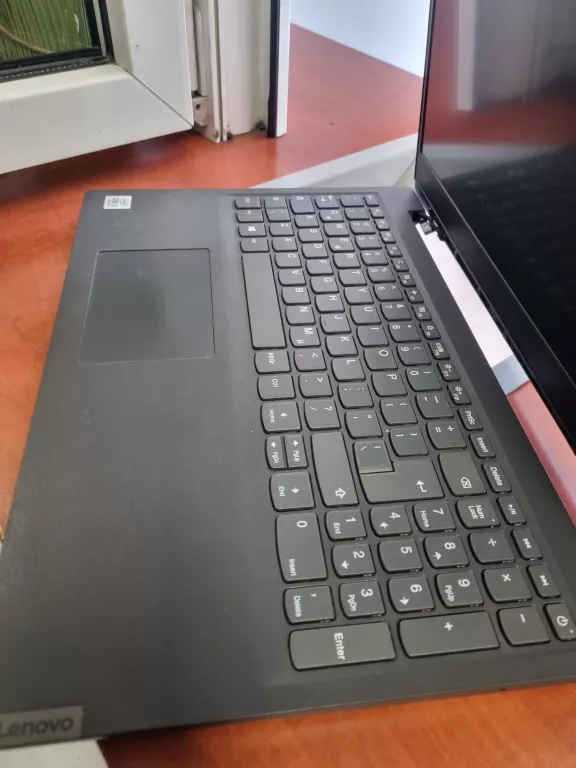 LAPTOP LENOVO V15-IIL I5 8 GB / 256 GB WIN 10 PRO