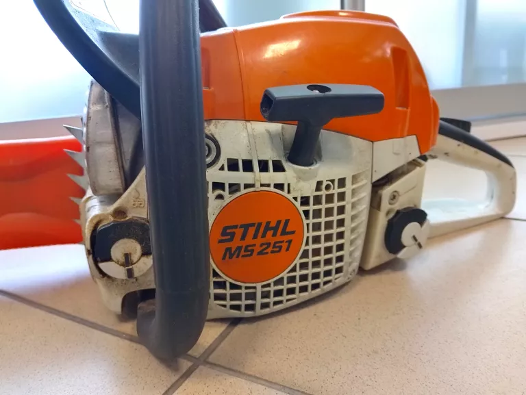 PIŁA SPALINOWA STIHL MS251 06.2024