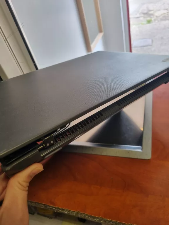 LAPTOP LENOVO V15-IIL I5 8 GB / 256 GB WIN 10 PRO